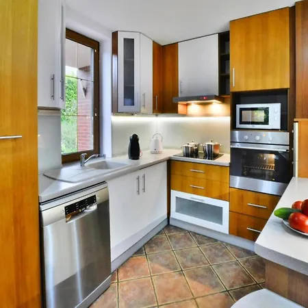 Dom wakacyjny Villa In Wi Cianowo Near Ostrowieckie Lake, Cleaning Included Zegocino